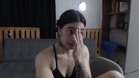 alicee_logan_ online show from February 4, 2025, 3:44 am