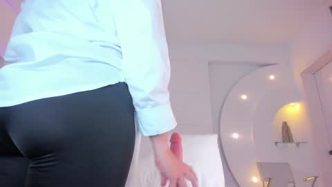 Alice  online show from December 8, 2024, 4:04 am