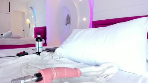 Alice  online show from February 9, 2025, 7:38 am