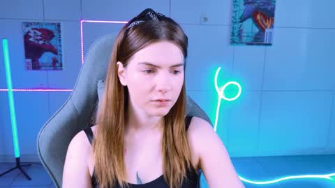 Snapshot of aliceinredsquare_ chatting on September 11, 2025, 5:51 am Alice online show from September 11, 2025, 5:51 am