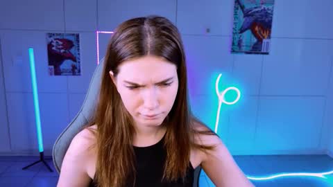 Snapshot of aliceinredsquare_ chatting on September 12, 2025, 5:18 am Alice online show from September 12, 2025, 5:18 am