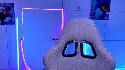 Snapshot of aliceinredsquare_ chatting on October 4, 2025, 5:05 am Alice online show from October 4, 2025, 5:05 am