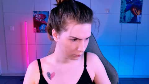 Snapshot of aliceinredsquare_ chatting on November 15, 2025, 5:16 am Alice online show from November 15, 2025, 5:16 am