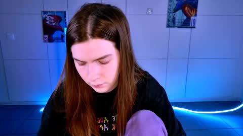 Snapshot of aliceinredsquare_ chatting on November 26, 2025, 5:08 am Alice online show from November 26, 2025, 5:08 am