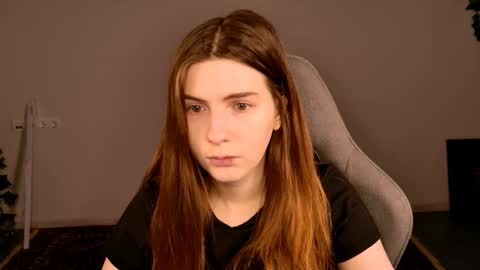 Snapshot of aliceinredsquare_ chatting on November 28, 2025, 5:10 am Alice online show from November 28, 2025, 5:10 am