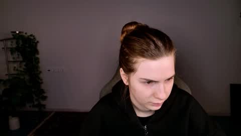 Snapshot of aliceinredsquare_ chatting on December 5, 2025, 5:16 am Alice online show from December 5, 2025, 5:16 am