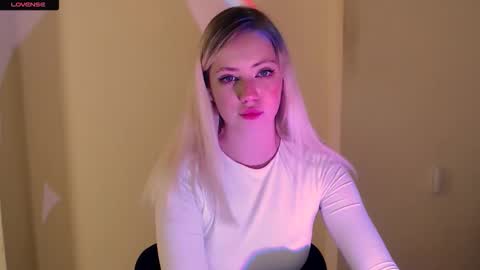 Snapshot of alicemeow_ chatting on September 27, 2025, 9:47 am Alice online show from September 27, 2025, 9:47 am