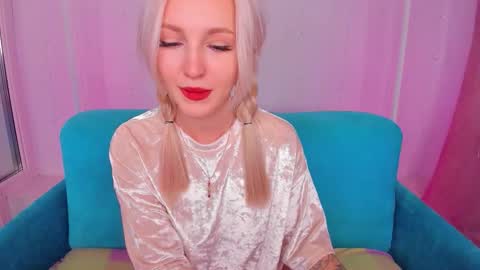 alicemonro online show from November 1, 2025, 8:27 am