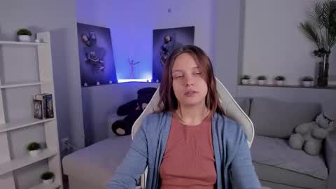 Alice online show from September 19, 2025, 1:51 am