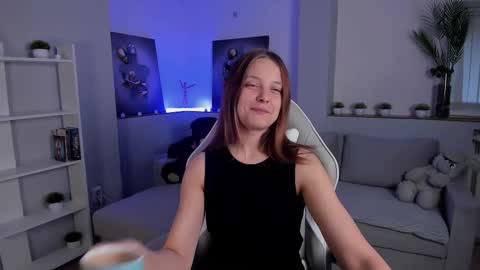 Alice online show from September 20, 2025, 2:01 am