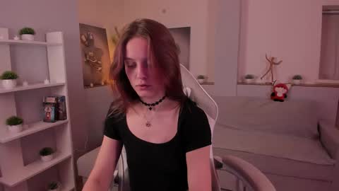 Alice online show from December 18, 2025, 2:39 am