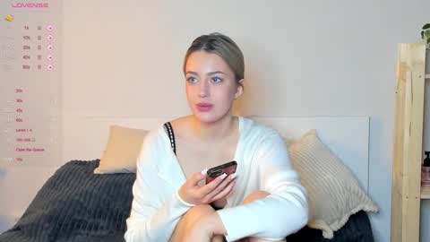 Snapshot of alicesparks chatting on December 5, 2025, 2:20 am Alice online show from December 5, 2025, 2:20 am