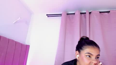 A L I C E  T H U N D E R online show from November 23, 2025, 4:23 am