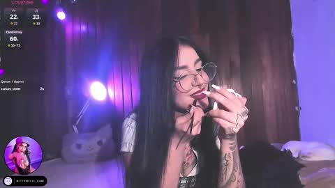 Snapshot of alicewoodville chatting on November 16, 2025, 5:24 am Alice online show from November 16, 2025, 5:24 am