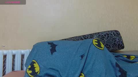 AliceWoolfy online show from November 10, 2025, 9:25 pm