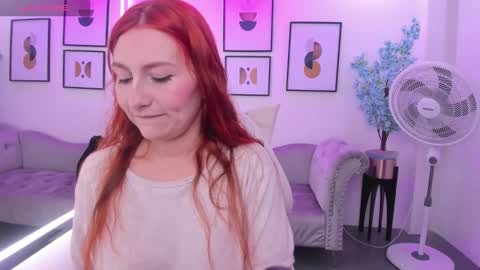 Snapshot of alicia_leclair chatting on November 19, 2025, 3:39 am alicia online show from November 19, 2025, 3:39 am