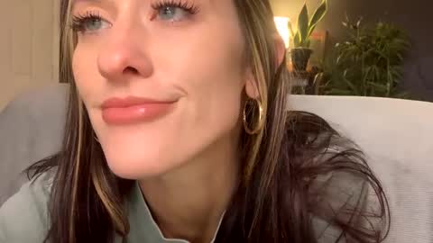 teacherspet69 online show from November 14, 2025, 8:35 am