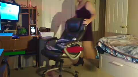 Snapshot of aliciadehart181 chatting on October 12, 2025, 1:37 am Alicia deHart  Help me reach 1000 Followers. Its FREE online show from October 12, 2025, 1:37 am