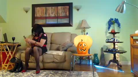 Snapshot of aliciadehart181 chatting on October 12, 2025, 7:57 pm Alicia deHart  Help me reach 1000 Followers. Its FREE online show from October 12, 2025, 7:57 pm
