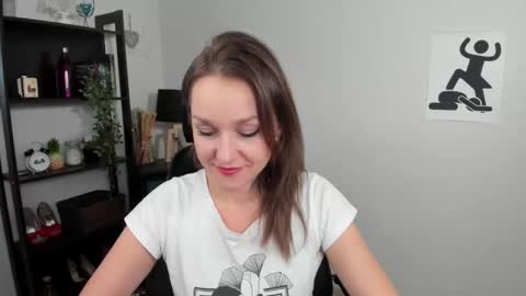 Alicia online show from December 18, 2024, 3:00 pm