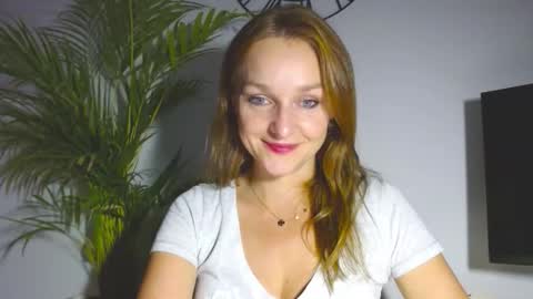 Alicia online show from November 17, 2025, 3:29 pm