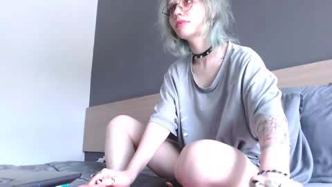 Alien Bella online show from January 27, 2025, 7:56 am