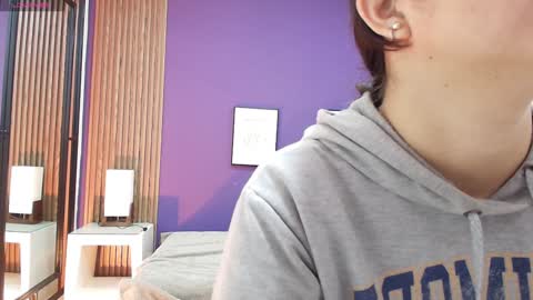 Snapshot of alina_martinelli chatting on February 1, 2025, 10:59 am Alina online show from February 1, 2025, 10:59 am
