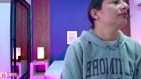 Snapshot of alina_martinelli chatting on September 21, 2025, 11:56 am Alina online show from September 21, 2025, 11:56 am