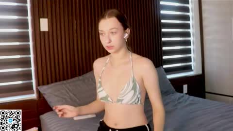 Alice                                   Fansly Alisa01 online show from November 13, 2025, 4:22 am