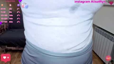 alisawyn online show from September 19, 2025, 12:06 pm