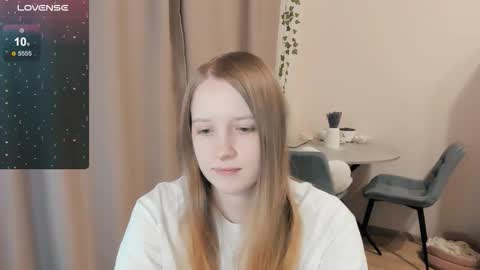 Alya online show from November 18, 2025, 6:34 pm