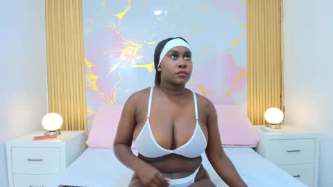 Snapshot of alishadixon chatting on September 18, 2025, 1:02 pm Alisha online show from September 18, 2025, 1:02 pm