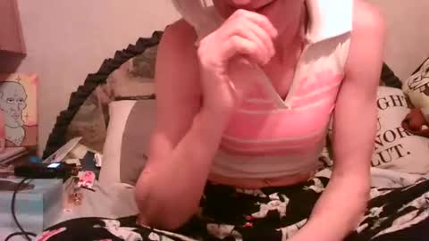 Snapshot of alishaluv chatting on October 26, 2025, 3:34 am Alisha online show from October 26, 2025, 3:34 am