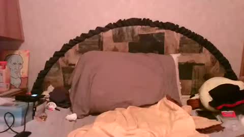 Snapshot of alishaluv chatting on November 2, 2025, 12:57 am Alisha online show from November 2, 2025, 12:57 am