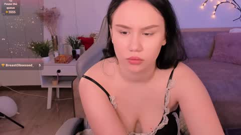 Snapshot of alisia_mars chatting on January 15, 2025, 7:15 am Alisia online show from January 15, 2025, 7:15 am