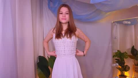 Snapshot of alisia_spinnet chatting on December 14, 2024, 7:07 am Alisia online show from December 14, 2024, 7:07 am