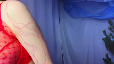 Snapshot of alisia_spinnet chatting on December 24, 2024, 10:33 am Alisia online show from December 24, 2024, 10:33 am