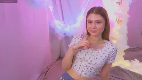 Snapshot of alisia_spinnet chatting on October 13, 2025, 11:21 am Alisia online show from October 13, 2025, 11:21 am