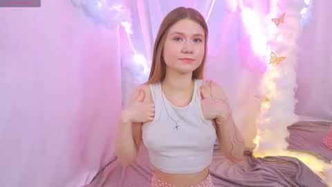 Snapshot of alisia_spinnet chatting on October 19, 2025, 3:56 pm Alisia online show from October 19, 2025, 3:56 pm