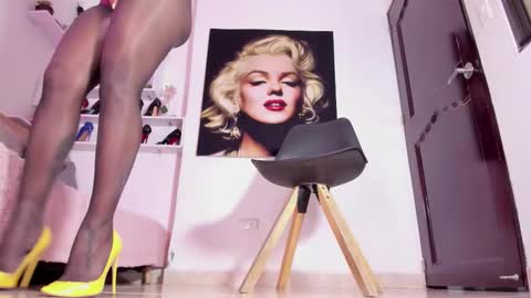 Snapshot of alisiadreams chatting on October 10, 2025, 7:35 pm Ana maria online show from October 10, 2025, 7:35 pm