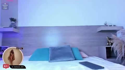 Snapshot of alison222_ chatting on March 6, 2025, 8:05 pm A L I S O N online show from March 6, 2025, 8:05 pm