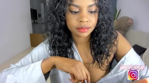 Snapshot of alison_ker chatting on December 31, 2024, 8:15 am Sofias house online show from December 31, 2024, 8:15 am
