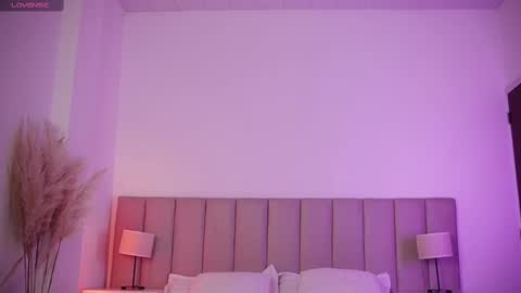 Alison  online show from September 9, 2025, 2:33 am