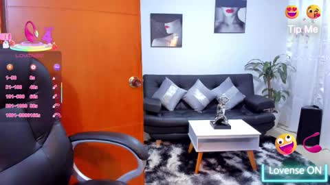 Alisson online show from November 6, 2025, 11:33 am