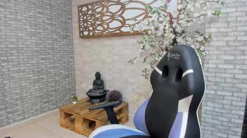 alisonn_doll online show from October 29, 2025, 1:13 pm