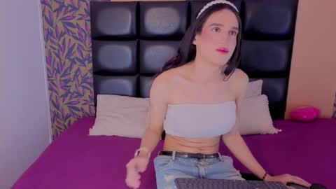 Alison  online show from December 18, 2025, 8:37 pm