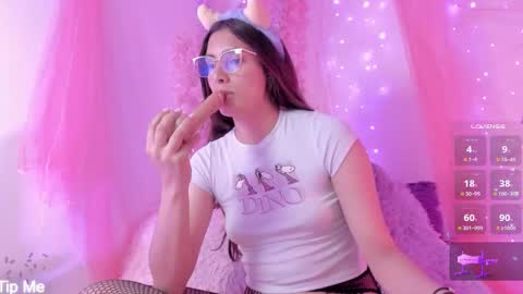 Mia online show from September 15, 2025, 2:55 am