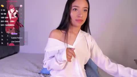 Mara  Isabel online show from November 21, 2025, 1:48 am