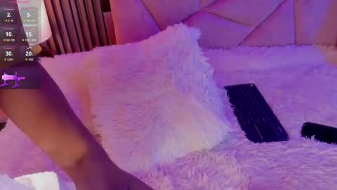 Snapshot of alisse_miller chatting on September 28, 2025, 11:48 am Alisse Miller online show from September 28, 2025, 11:48 am