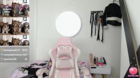 Alissia online show from February 6, 2025, 4:58 pm